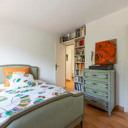 Large Provencal With Swimming Pool In Lush Greenery Live In Cannes